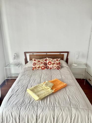 One-Bedroom Apartment image 4