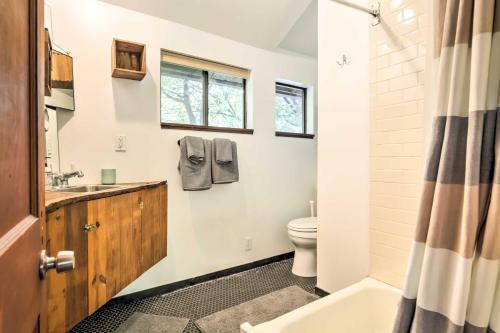 Chic Studio Bungalow in Trendy East Austin Area! - image 3