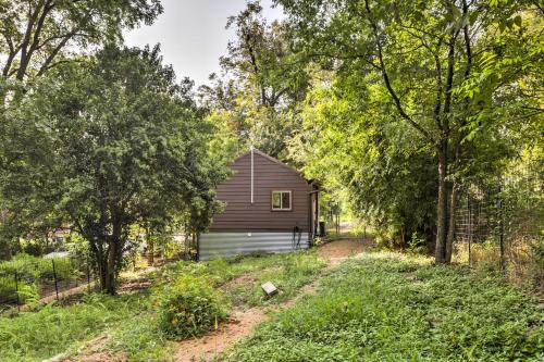 Chic Studio Bungalow in Trendy East Austin Area! - image 14