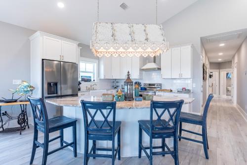 Ellie Fish in Fort Morgan