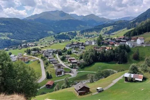 Stilvolle Wohnung mit traumhaftem Bergblick in Disentis, Schweiz