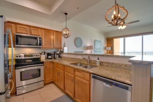 Beachfront Gulf Shores Family Escape with Pool Access - image 3