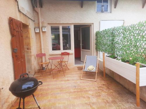 Snug holiday home in Bergerac with terrace - Location saisonnière - Bergerac