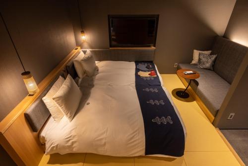 Deluxe Twin Room with Open-Air Bath image 10