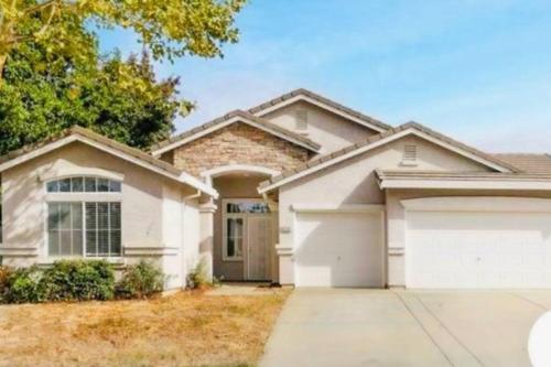 Quiet house in Elk Grove