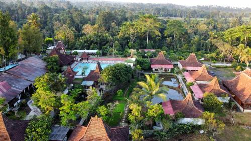 KAMPOENG JOGLO IJEN (Kampoeng Joglo Ijen)