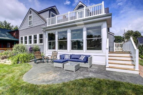 NEW! Lake Winnebago Waterfront Retreat in Oshkosh, USA