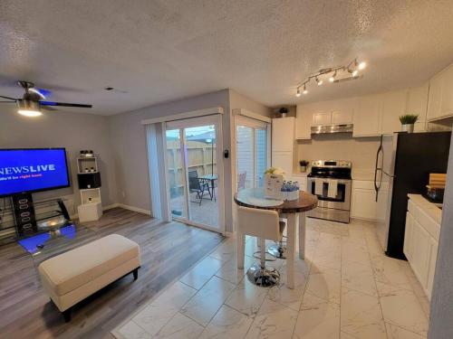 Spacious n Cozy 3 Bedroom/15 min from Downtown