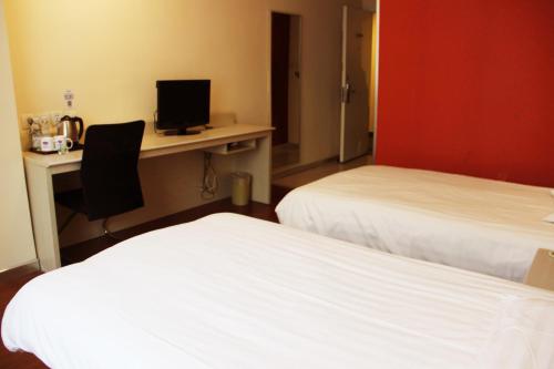 Hanting Express Chengdu Chunxi Road Walking Street Center