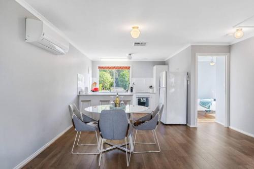 Cottage in the Vineyard - Sleeps 4, Vineyard Views, Willunga (foto 8)
