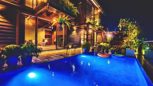 Luxury Transit Villa