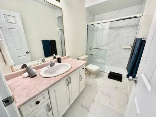 2 Bedrooms basement Suite Vancouver/self check in