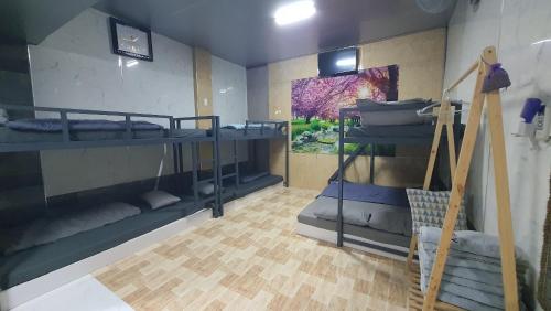 H-HOMESTAY CONTAINER LAGI BEACH - image 3