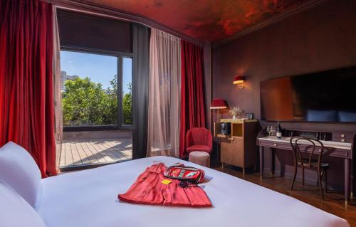 room detail thumbnail 1