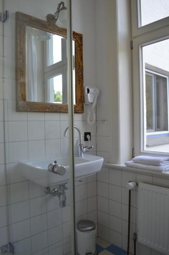 Bathroom, Burger Fährhaus in Burg (Dithmarschen)