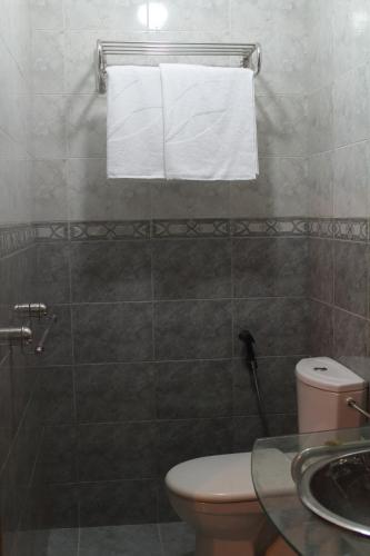 Double Room with Private Bathroom image 4