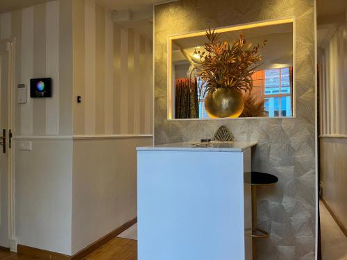 The Enlightened House Luxury Suites - Photo 2