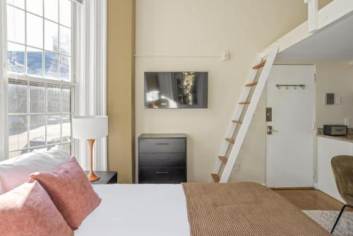 South Boston Studio nr Restaurants BOS-746 in Boston, USA