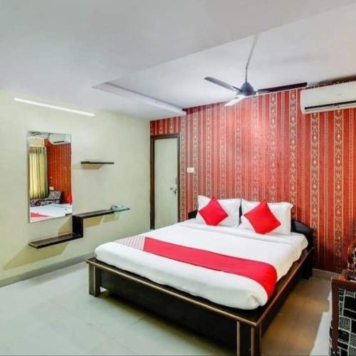 Maruthi Residency Inn photo