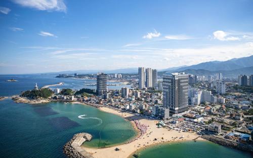 Urbanstay Sokcho Deungdae Beach