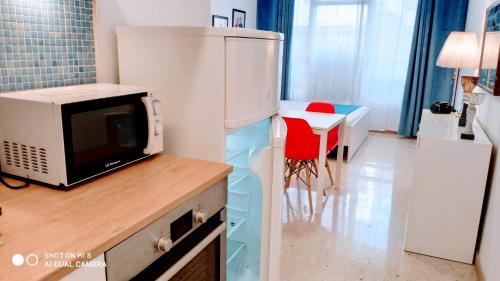 Hostal Estudios - Apartment - Badalona