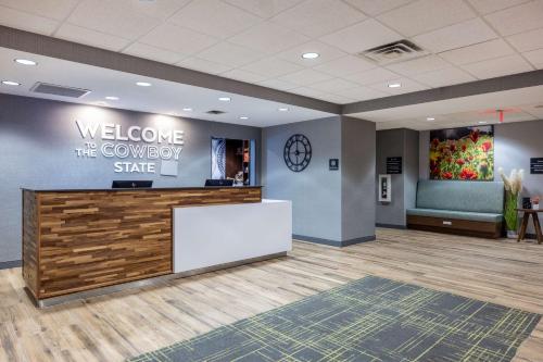 Newly Renovated-Hampton Inn & Suites Casper