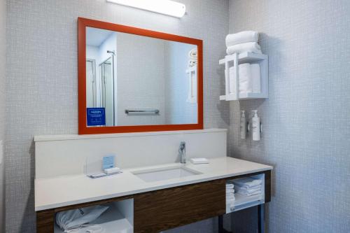 Hampton Inn & Suites Casper - image 10