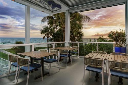 Hyatt Place Panama City Beach - Beachfront