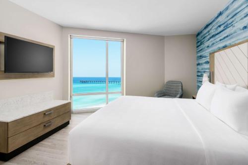 487592697 Hyatt Place Panama City Beach - Beachfront