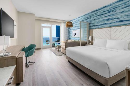 487592730 Hyatt Place Panama City Beach - Beachfront
