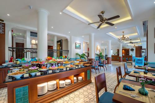 Food and beverages, Lantana Boutique Hoi An Hotel in Minh An