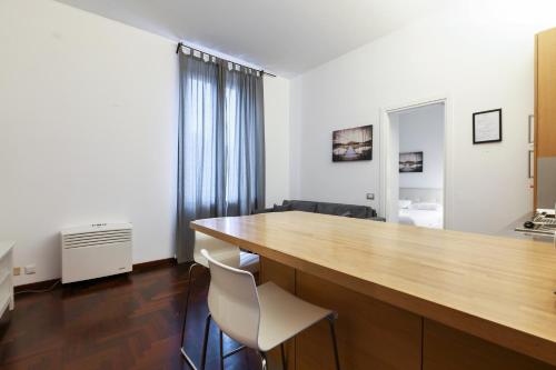 Cadorna Modern Apartment in the city centre