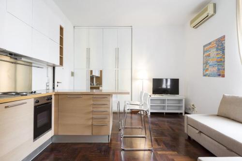 Cadorna Modern Apartment in the city centre