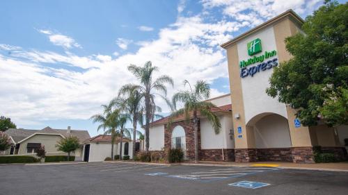 Holiday Inn Express Oakdale an IHG Hotel - main image