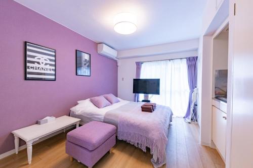 1 double bed, 1 futon bed