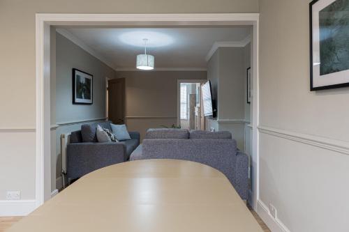 Létesítmények, Comfortable 5-Bedroom House in Cheltenham in Charlton Kings