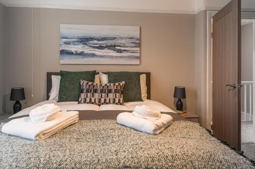 Comfortable 5-Bedroom House in Cheltenham in Charlton Kings