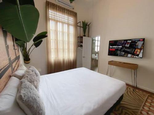 One-Bedroom Apartment image 4