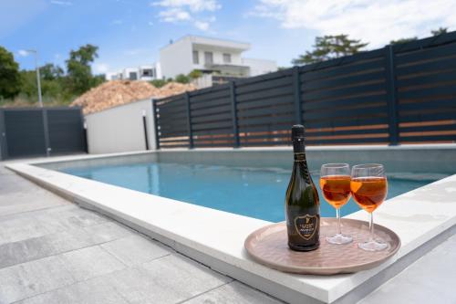 Sobol Apartments "Ventus" with private pool – khách sạn tại Crikvenica