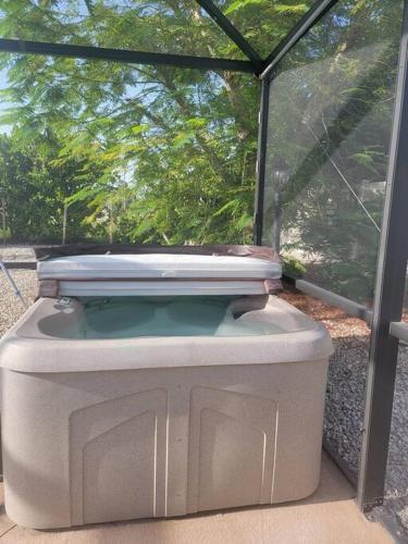 Cape Coral Heated Pool, Jacuzzi