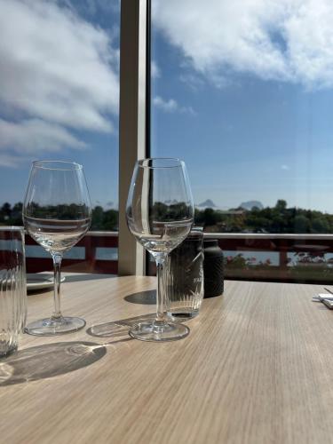 Étterem, Herøy Brygge near Sandnessjøen repülőtér