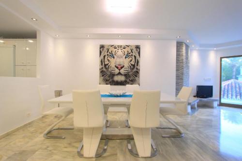 Apartment image 9