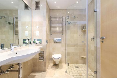 Book the Standard Twin Room with Mountain View Standard Twin Room with Mountain View