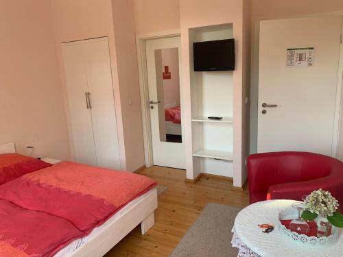 Deluxe Double Room (2 Adults + 1 Child)