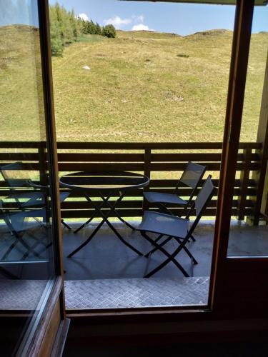 Appartement Hauteurs Super Besse - 4 personnes -Piscine & Garage