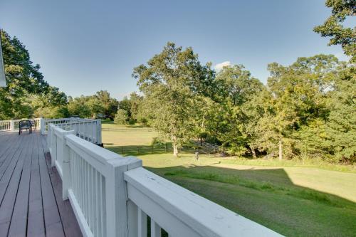 Spacious Home Near Norfork Lake with Wraparound Deck