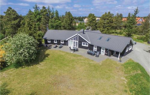  Stunning Home In Blvand With 6 Bedrooms, Wifi And Indoor Swimming Pool, Pension in Blåvand