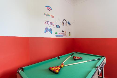 Aseda 4 BedRoom Private Parking, Game Zone -Pool table, Garden Home