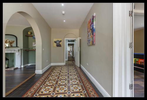 Stubbs House, Loddon, sleeps 20, 2 hot tubs in Loddona