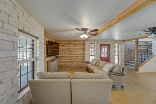 Elgin Retreat at Charming Country Cabin! in Elgin, USA